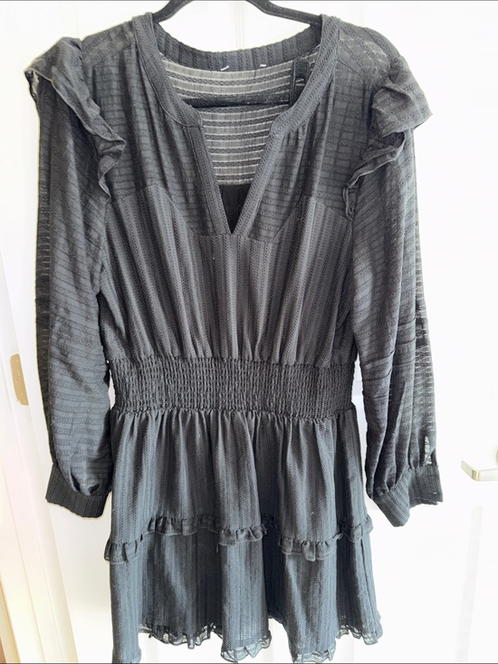 Dresses & Skirts - Women’s Black Smocked Waist Long Sleeve Dress